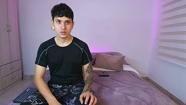 Sky Intimate online show from September 16, 2025, 2:45 am