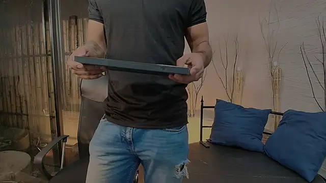 MarcoVitto online show from October 8, 2025, 11:23 am