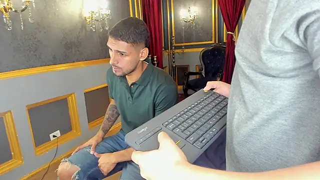 MarcoVitto online show from December 14, 2025, 11:38 am