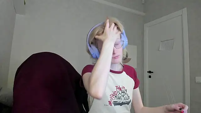 ElizabethHarpper online show from November 13, 2025, 1:31 am