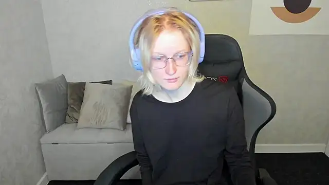 ElizabethHarpper online show from September 25, 2025, 1:11 am