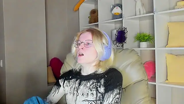 ElizabethHarpper online show from November 2, 2025, 1:21 am