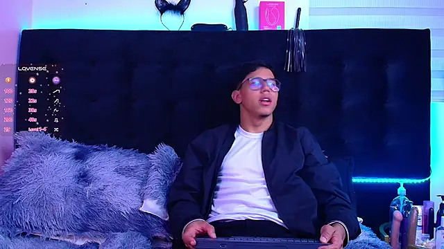 RyanPricee online show from December 21, 2025, 4:58 am