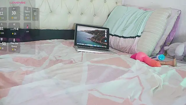 Rocket1978 online show from October 6, 2025, 3:46 pm