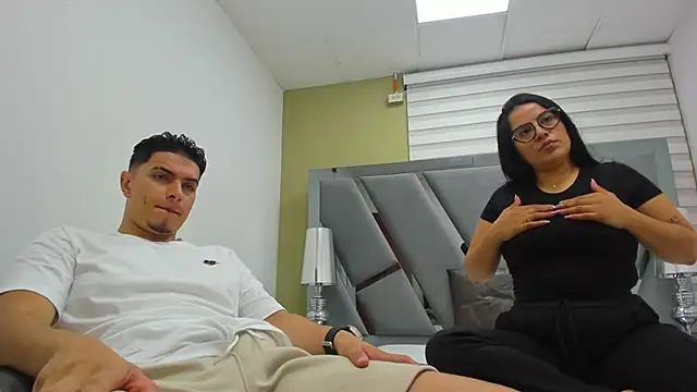 Snapshot of DAVID_VICTORIAA chatting on May 13, 2026, 12:56 pm DAVID VICTORIAA online show from May 13, 2026, 12:56 pm