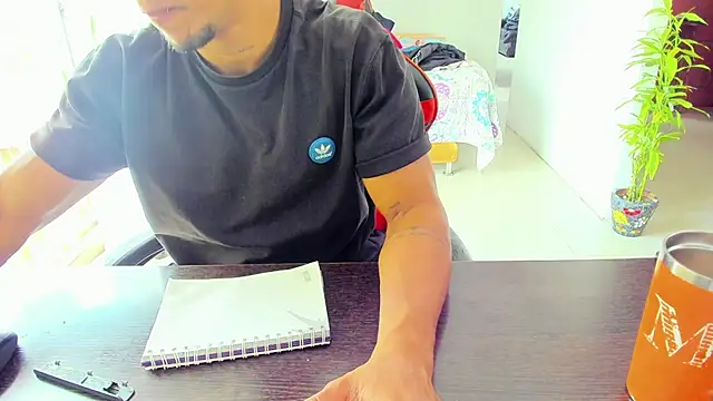 Adam Valenciia online show from October 17, 2025, 4:09 pm