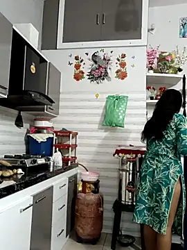 Best-Couple online show from October 4, 2025, 2:46 am