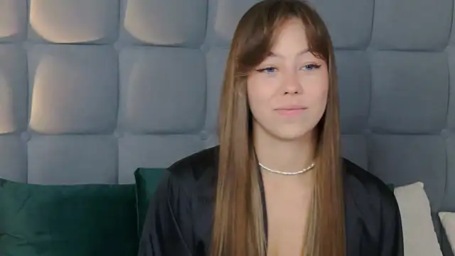 Snapshot of TheEmma chatting on March 14, 2026, 12:33 pm TheEmma online show from March 14, 2026, 12:33 pm