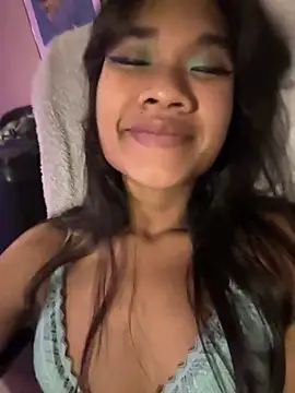 Snapshot of AcidBubbleRain chatting on May 15, 2026, 11:58 pm AcidBubbleRain online show from May 15, 2026, 11:58 pm