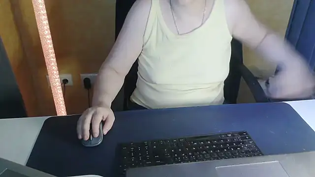 Sweet Phoenix online show from June 8, 2026, 7:42 am