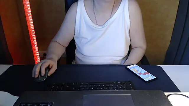 Sweet Phoenix online show from May 18, 2026, 7:46 am