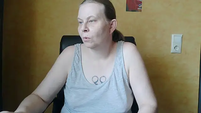 Sweet Phoenix online show from September 10, 2025, 8:35 am