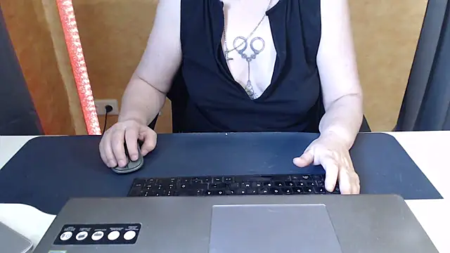 Sweet Phoenix online show from June 7, 2026, 8:30 am