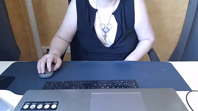 Sweet Phoenix online show from May 12, 2026, 8:10 am