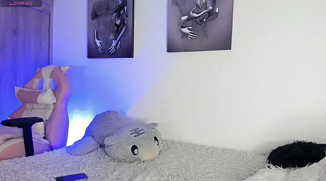 Henophiid online show from February 3, 2025, 4:04 am