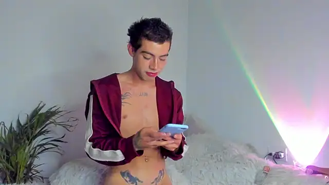 Henophiid online show from January 12, 2026, 4:30 am