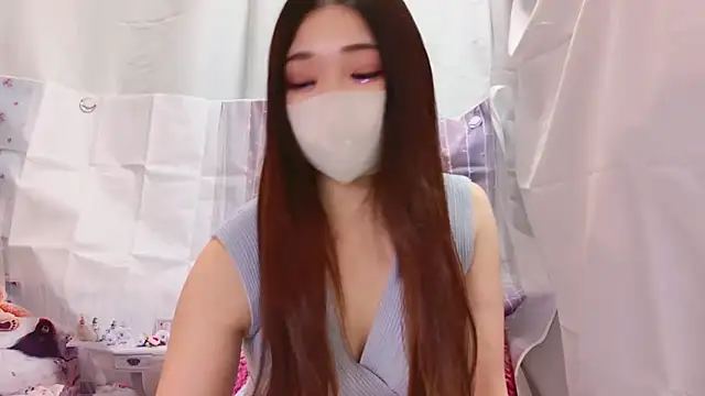 Snapshot of rei-012- chatting on January 7, 2025, 5:09 pm rei-012- online show from January 7, 2025, 5:09 pm