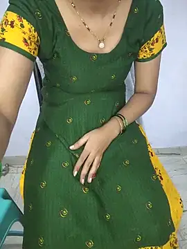 lovelygirl4567 online show from June 17, 2026, 5:23 pm