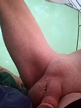 Snapshot of Cloudin_around chatting on October 24, 2025, 10:31 pm Cloudin around online show from October 24, 2025, 10:31 pm