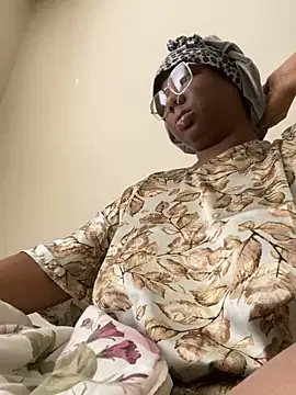 DamnBubbles online show from March 19, 2025, 6:23 pm