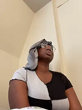 DamnBubbles online show from January 31, 2025, 8:01 pm