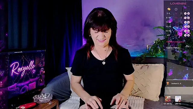 roxyyyrose online show from June 19, 2026, 10:21 am