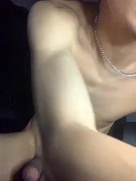 gabrielzinnnn085 online show from February 11, 2026, 9:36 pm