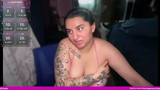 mamifresita online show from June 15, 2026, 1:06 am