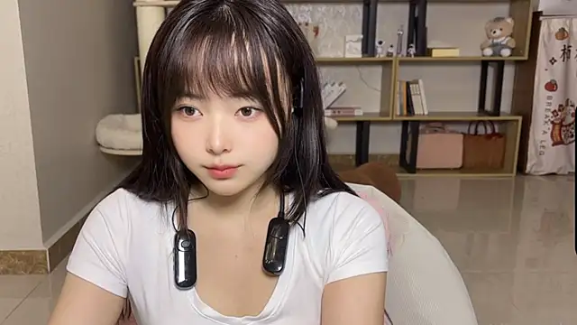 Chenjing0 online show from October 10, 2025, 2:23 am