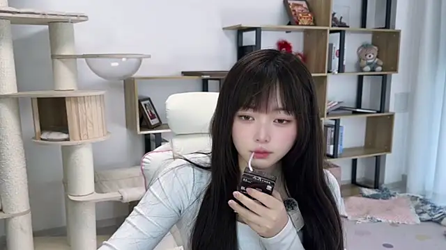 Chenjing0 online show from May 4, 2026, 7:33 am