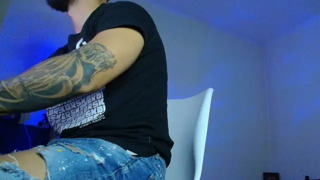 XanderCage99 online show from November 18, 2025, 6:17 am