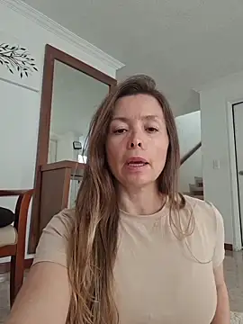 karina warthon online show from June 15, 2026, 5:34 pm