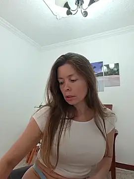 karina warthon online show from June 11, 2026, 5:32 pm