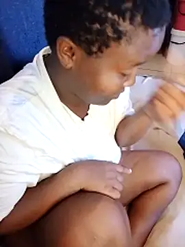 KMbesxxx online show from February 1, 2026, 4:33 am