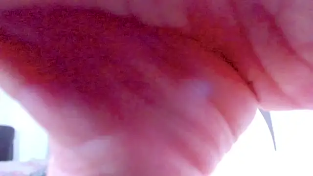 Snapshot of violetadumsper chatting on December 16, 2025, 3:44 am violetadumsper online show from December 16, 2025, 3:44 am