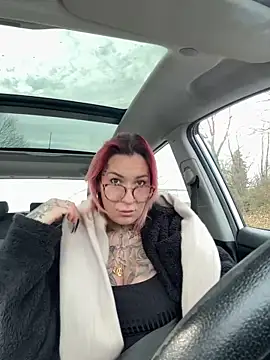 Mia-Fuchs online show from March 10, 2025, 8:17 am