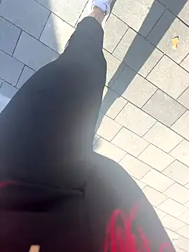 Mia-Fuchs online show from October 2, 2025, 1:03 pm