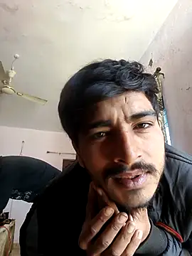 MAGNETICDADDY8 online show from November 28, 2025, 8:14 am