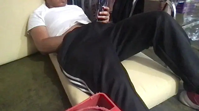 Snapshot of RODRI_POLLADURA chatting on March 19, 2026, 11:38 pm RODRI POLLADURA online show from March 19, 2026, 11:38 pm