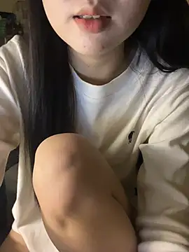 Snapshot of michikami18 chatting on January 7, 2025, 3:23 pm michikami18 online show from January 7, 2025, 3:23 pm