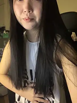 Snapshot of michikami18 chatting on January 6, 2025, 12:46 pm michikami18 online show from January 6, 2025, 12:46 pm