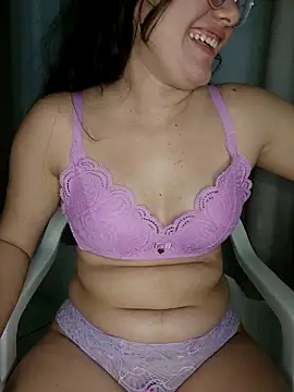 Snapshot of camillebr chatting on October 6, 2025, 8:31 pm camillebr online show from October 6, 2025, 8:31 pm