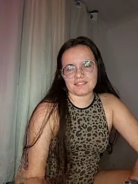 camillebr online show from May 7, 2026, 12:48 am