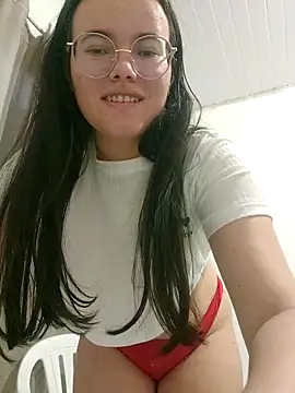 Snapshot of camillebr chatting on October 19, 2025, 9:28 pm camillebr online show from October 19, 2025, 9:28 pm