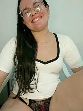 Snapshot of camillebr chatting on January 14, 2026, 12:36 am camillebr online show from January 14, 2026, 12:36 am