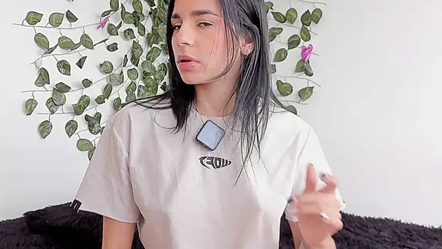 Laurensmith9 online show from June 11, 2026, 2:47 pm