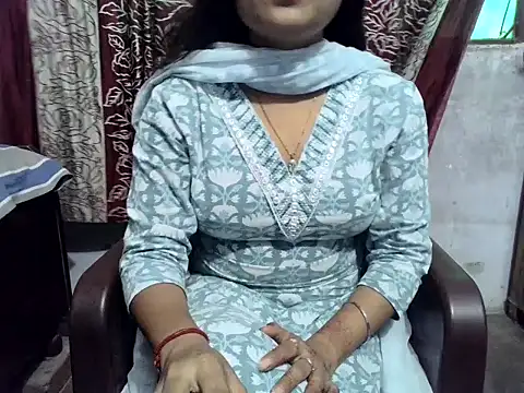SIYA MAVI online show from May 2, 2026, 1:55 am
