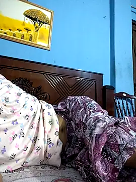 Snapshot of 124pakhi chatting on July 31, 2026, 1:21 pm 124pakhi online show from July 31, 2026, 1:21 pm