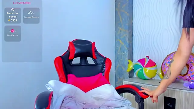 Anniee x online show from July 5, 2026, 11:39 am