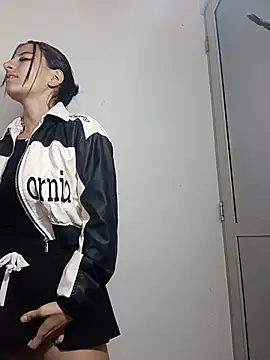 Anniee x online show from July 29, 2026, 12:48 pm